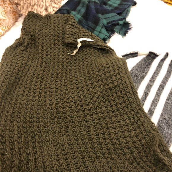 3 Chunky Winter Blanket Scarves - Picture 4 of 5